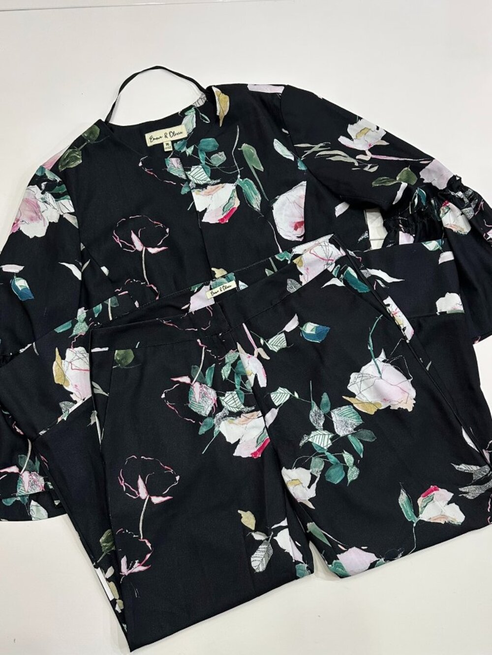Emma & Olivia Black Floral Print Blazer (M) & Matching Trousers (6) Set